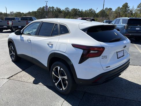 New 2026 Chevrolet Trax RS image 7