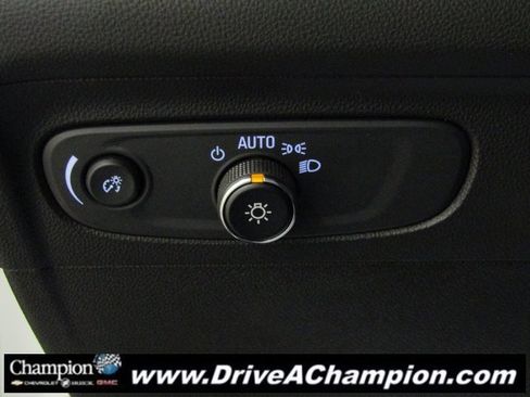 Used 2022 Buick Envision Essence w/ Sport Touring Package image 25