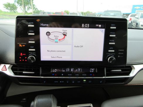 Used 2022 Toyota Sienna XLE AWD/4WD image 30