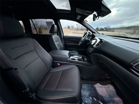 Certified 2024 Honda Passport Black Edition image 23