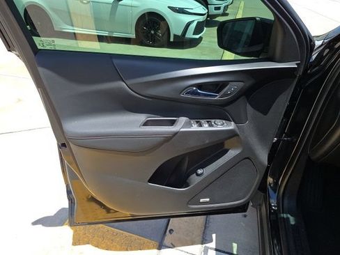 Used 2022 Chevrolet Equinox RS w/ RS Leather Package FWD image 12