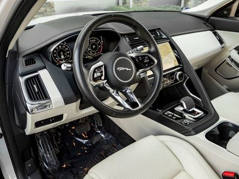 Used 2022 Jaguar E-PACE SE image 16