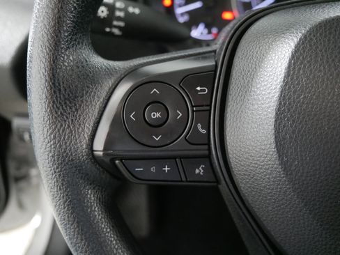 Used 2021 Toyota Corolla LE image 27