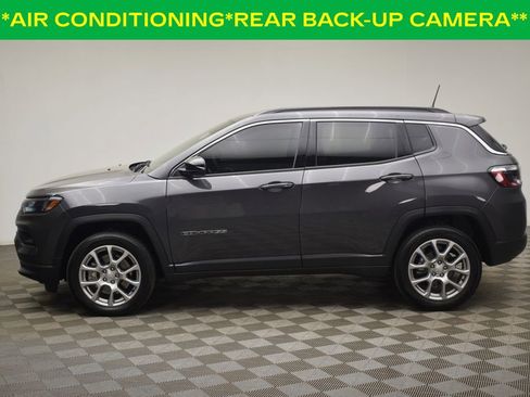 Used 2024 Jeep Compass Latitude AWD/4WD image 12