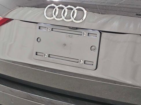 Used 2023 Audi Q3 2.0T Premium w/ Convenience Package image 8