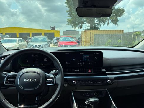 Used 2026 Kia Carnival FWD image 31