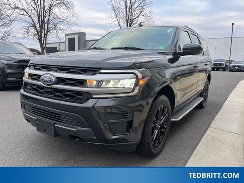 Used 2022 Ford Expedition XLT image 3