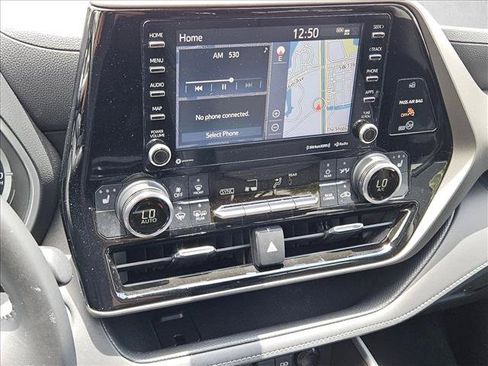 Used 2020 Toyota Highlander XLE FWD image 15