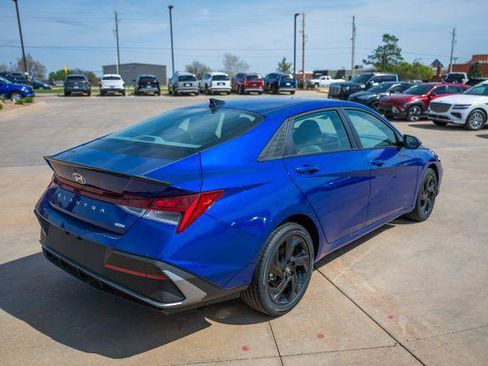 New 2026 Hyundai Elantra SEL FWD image 5