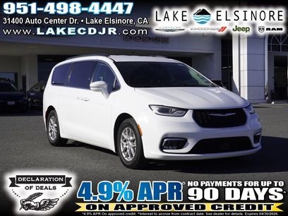 Used 2022 Chrysler Pacifica Touring-L