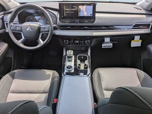 New 2026 Mitsubishi Outlander ES FWD image 15