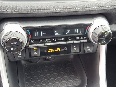 Used 2023 Toyota RAV4 XLE Premium image 17