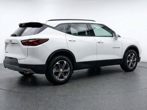 Used 2025 Chevrolet Blazer LT image 9