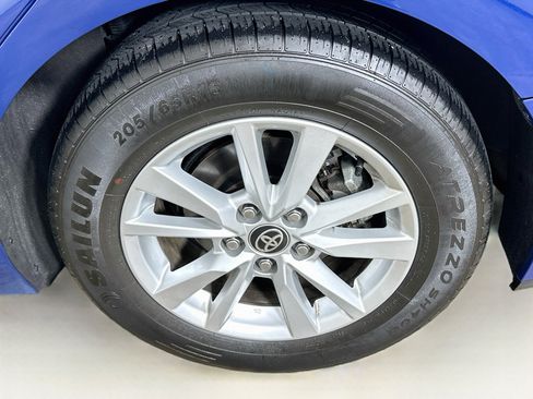 Used 2025 Toyota Camry LE FWD image 11