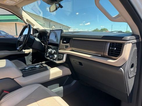 Used 2024 Ford Expedition Limited AWD/4WD image 31
