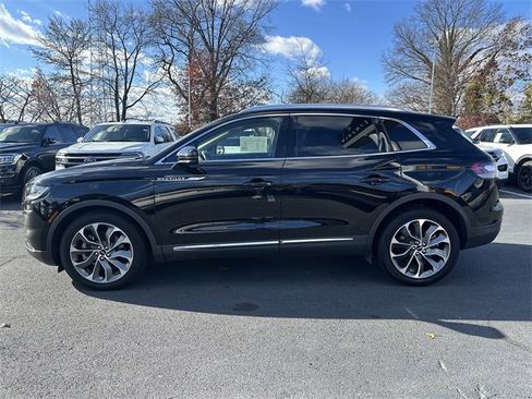 Certified 2022 Lincoln Nautilus Reserve image 8