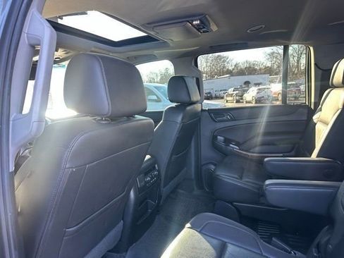 Used 2019 Chevrolet Suburban Premier image 37