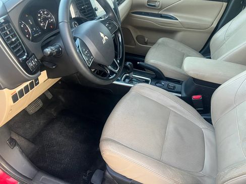 Used 2018 Mitsubishi Outlander LE FWD image 12