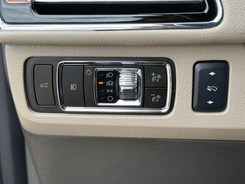 Used 2024 Lincoln Navigator Reserve AWD/4WD image 22