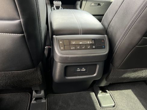 Certified 2025 Nissan Pathfinder SL image 23