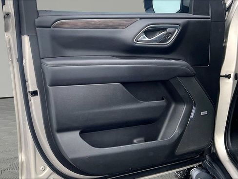 Used 2022 Chevrolet Suburban Z71 w/ Z71 Off-Road Package image 23