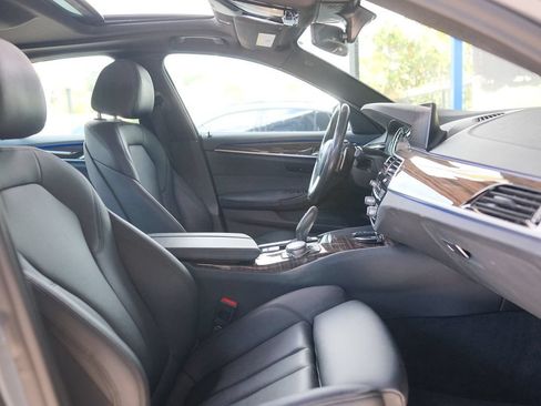 Used 2019 BMW 530i w/ Convenience Package RWD image 25