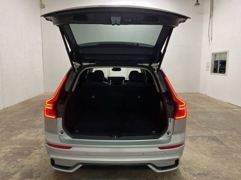 Used 2025 Volvo XC60 B5 Core image 7