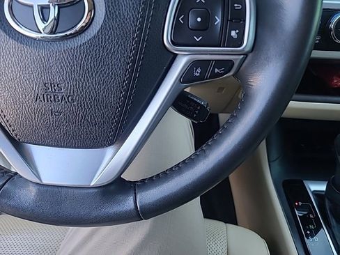 Used 2019 Toyota Highlander Limited Platinum image 9