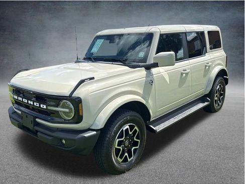 Used 2025 Ford Bronco Outer Banks AWD/4WD image 4