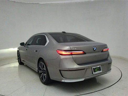 Used 2025 BMW i7 eDrive50 image 72
