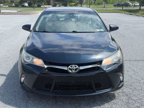 Used 2017 Toyota Camry SE FWD image 3