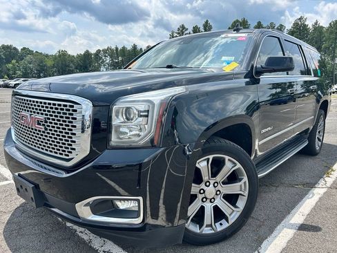 Used 2017 GMC Yukon XL Denali w/ Open Road Package AWD/4WD image 2