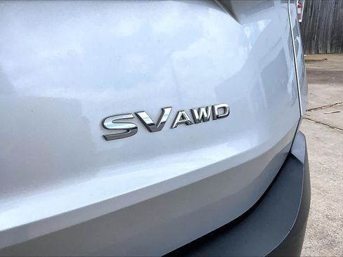 Used 2022 Nissan Rogue SV AWD/4WD image 10