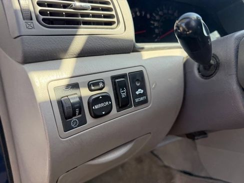 Used 2005 Toyota Corolla LE w/ Audio Value Pkg FWD image 10