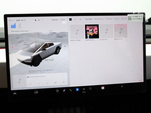 Used 2024 Tesla Cybertruck AWD Crew Cab image 26