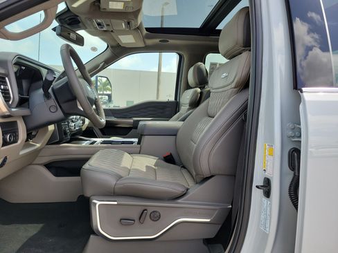 New 2026 Ford F250 Platinum w/ Platinum Plus Package AWD/4WD image 12