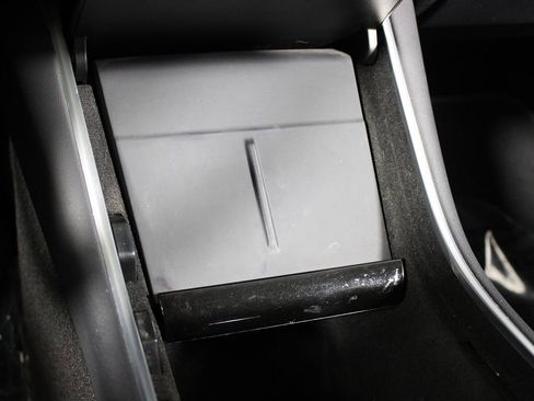 Used 2021 Tesla Model Y Long Range image 16