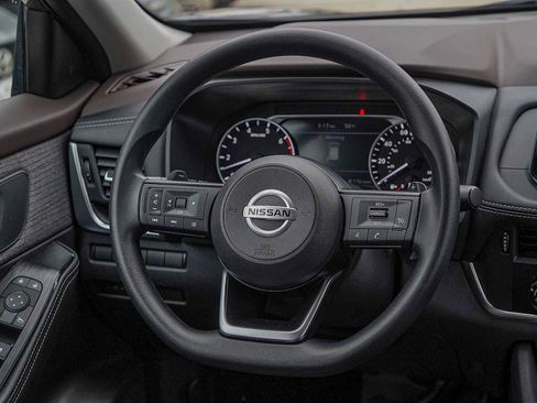 Used 2021 Nissan Rogue S image 26