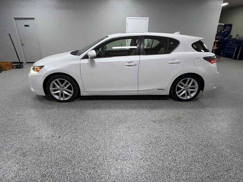 Used 2017 Lexus CT 200h FWD image 6
