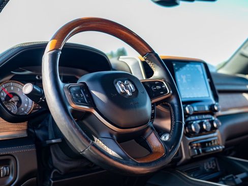 Used 2019 RAM 1500 Laramie Longhorn image 15