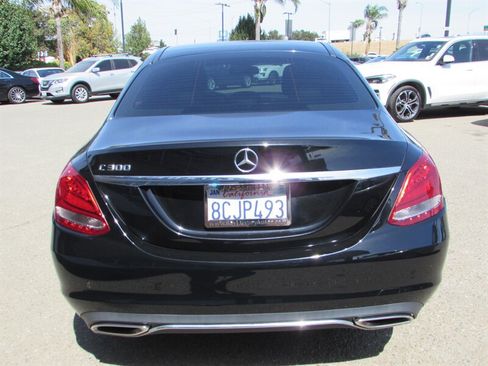Used 2018 Mercedes-Benz C 300 Sedan image 7