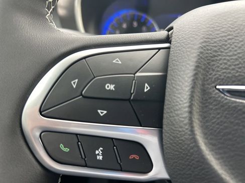 New 2026 Chrysler Pacifica Select image 18