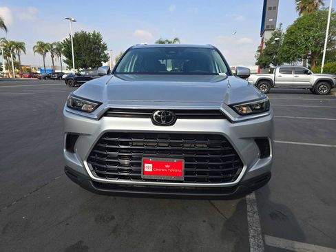 Certified 2025 Toyota Grand Highlander FWD image 8