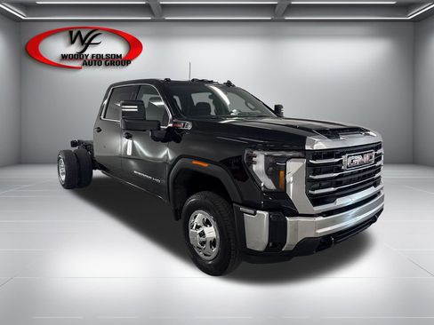 New 2026 GMC Sierra 3500 SLE w/ SLE Convenience Package AWD/4WD image 3