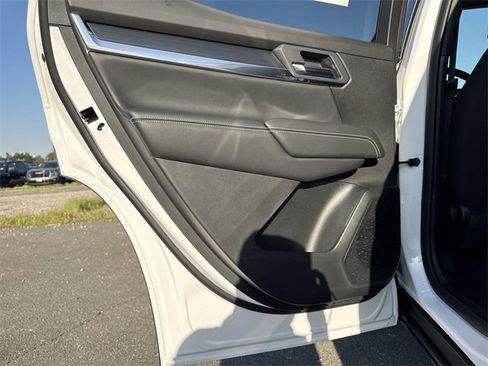 New 2026 GMC Terrain Elevation image 24