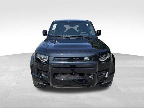 New 2025 Land Rover Defender 110 V8 image 4