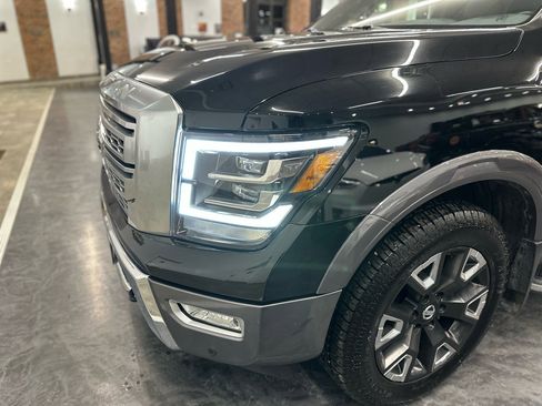Used 2020 Nissan Titan Platinum Reserve w/ Moonroof Package image 10