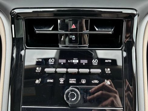Certified 2025 Porsche Panamera 4 AWD/4WD image 27