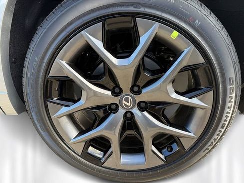 New 2026 Lexus TX 500h AWD image 10