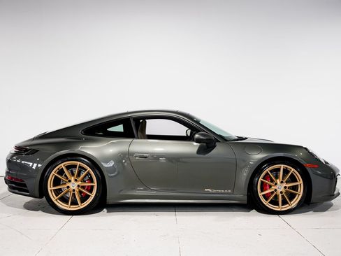 Used 2020 Porsche 911 Carrera 4S AWD/4WD image 3